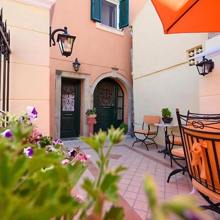 The Old Mansion Apartment Sinarades Exterior photo