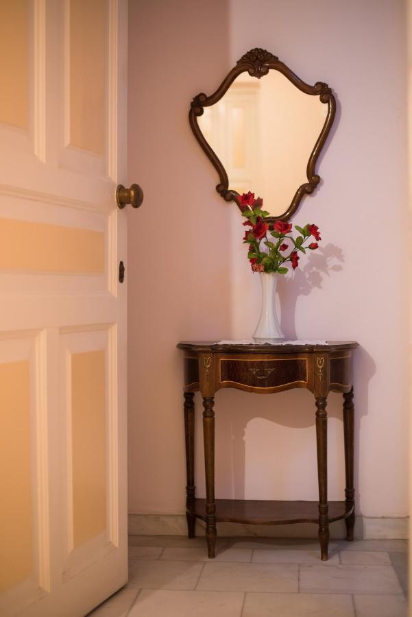 The Old Mansion Apartment Sinarades Exterior photo
