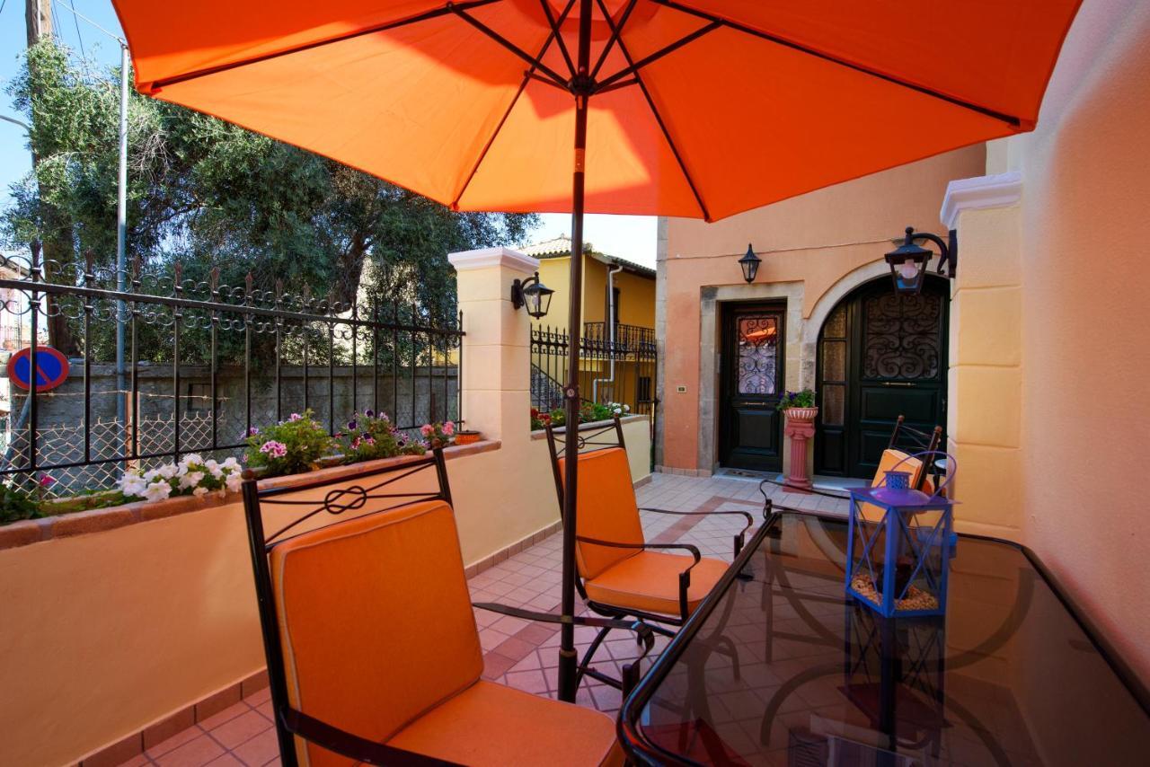 The Old Mansion Apartment Sinarades Exterior photo